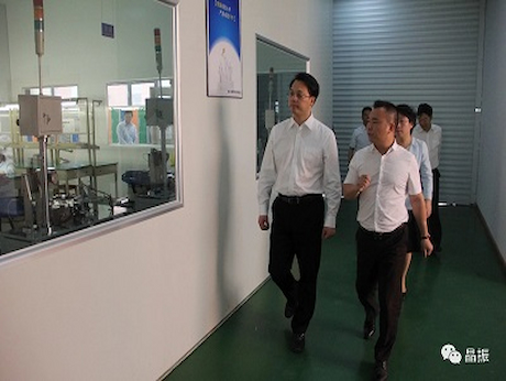 Taizhou Municipal人民政府的市長張Xiaoqiang訪問了A-Crystal